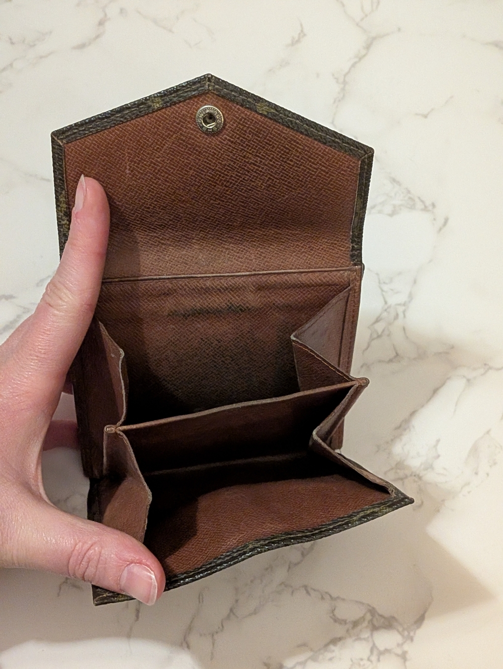 Authenticated Louis Vuitton Monogram Compact Envelope Wallet - Brown - Picture 4 of 16